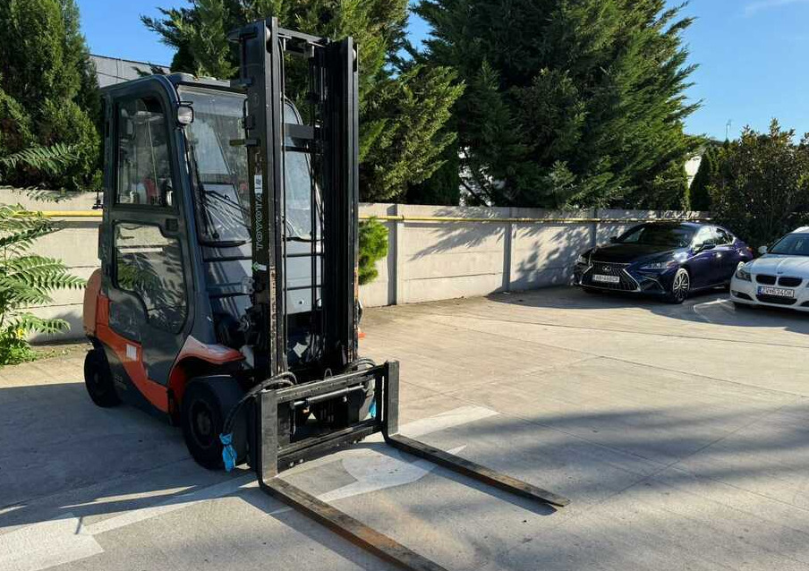 Toyota 7FGF25 - Treibgasstapler: das Bild 4 Toyota 7FGF25 - Treibgasstapler: das Bild 4
