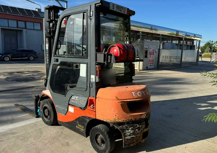 Toyota 7FGF25 - Treibgasstapler: das Bild 2 Toyota 7FGF25 - Treibgasstapler: das Bild 2