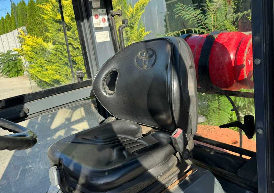 Toyota 7FGF25 - Treibgasstapler: das Bild 5 Toyota 7FGF25 - Treibgasstapler: das Bild 5
