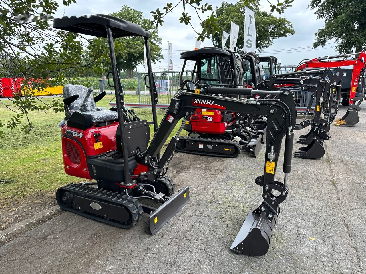 Rhinoceros XN12-9 - Minibagger: das Bild 2 Rhinoceros XN12-9 - Minibagger: das Bild 2