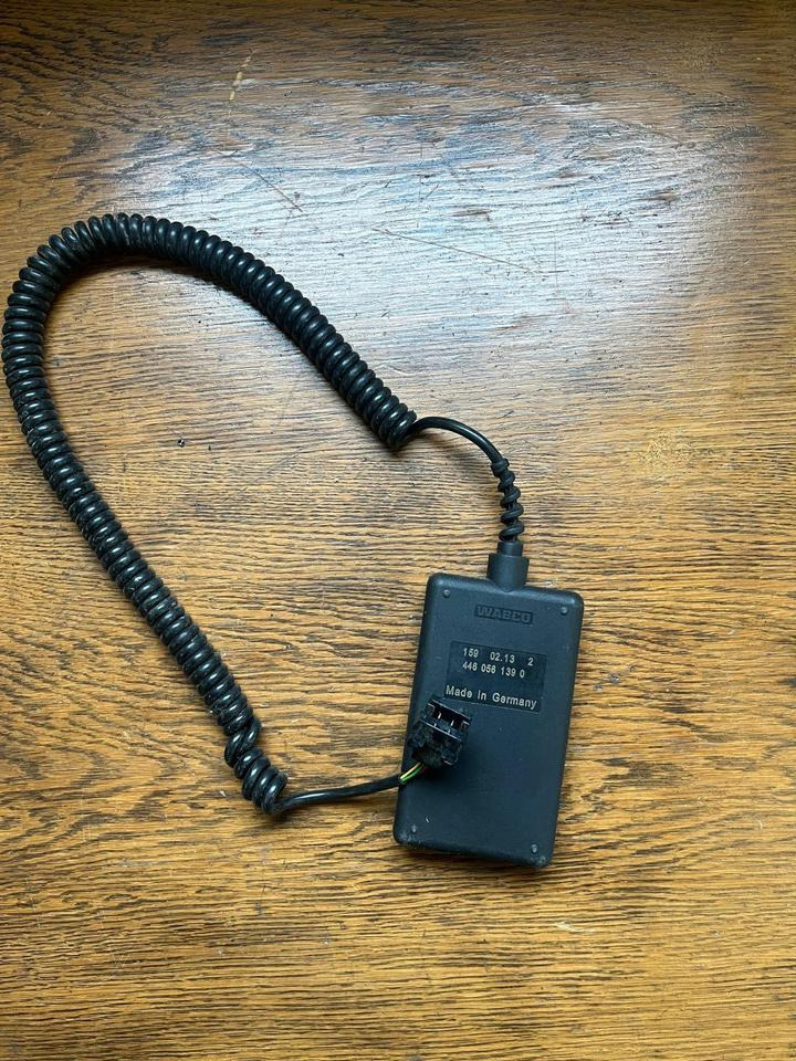 MAN WABCO Bediengerät Fernbedienung Luftfederung 4460561390 - Luftfederung für LKW: das Bild 3 MAN WABCO Bediengerät Fernbedienung Luftfederung 4460561390 - Luftfederung für LKW: das Bild 3