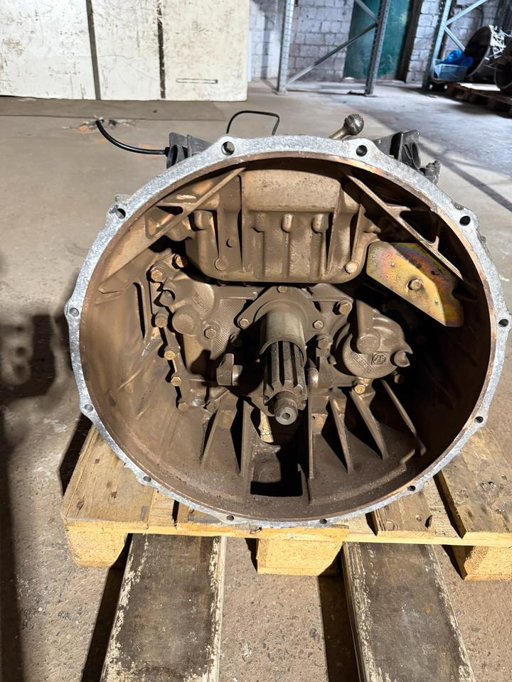 MAN ZF ASTRONIC 12 AS 2130 TD Getriebe + Nebenantrieb - Getriebe für LKW: das Bild 1 MAN ZF ASTRONIC 12 AS 2130 TD Getriebe + Nebenantrieb - Getriebe für LKW: das Bild 1