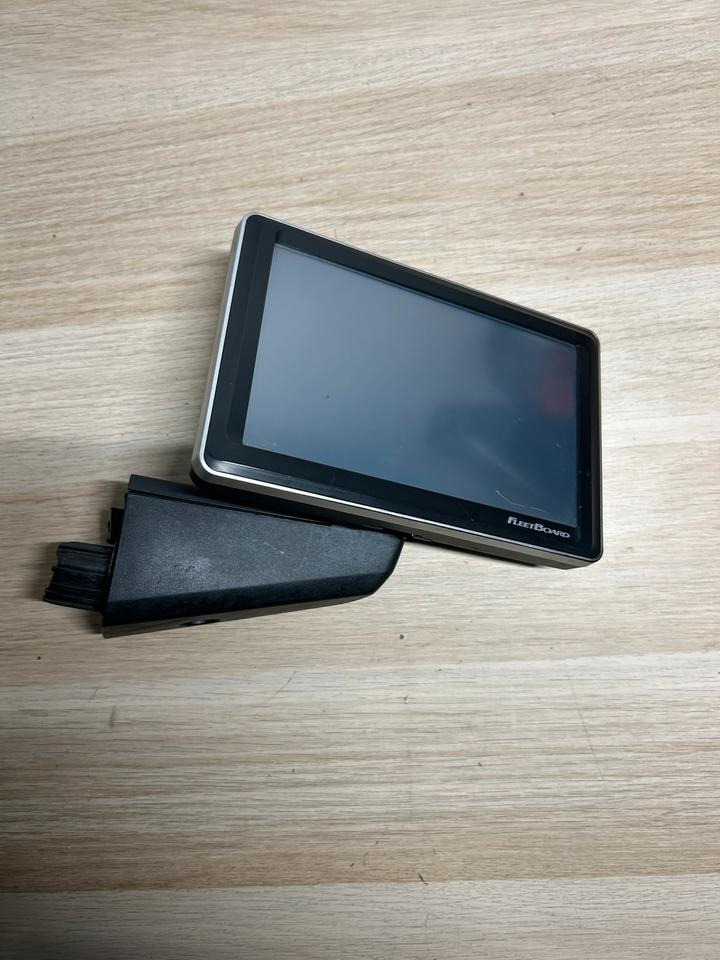 Mercedes Actros MP4 FleetBoard Monitor Display A0008272157 - Tachograph für LKW: das Bild 2 Mercedes Actros MP4 FleetBoard Monitor Display A0008272157 - Tachograph für LKW: das Bild 2