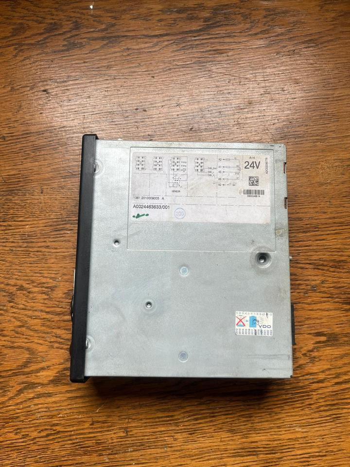 Mercedes Actros MP4 Tachograph A0024463633 - Tachograph für LKW: das Bild 3 Mercedes Actros MP4 Tachograph A0024463633 - Tachograph für LKW: das Bild 3