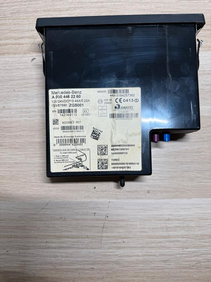 Mercedes Actros MP4 Tachograph Fleetboard A0004462260 - Tachograph für LKW: das Bild 5 Mercedes Actros MP4 Tachograph Fleetboard A0004462260 - Tachograph für LKW: das Bild 5