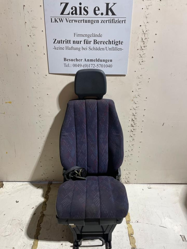 Mercedes Atego 1 Beifahrersitz - Sitz für LKW: das Bild 1 Mercedes Atego 1 Beifahrersitz - Sitz für LKW: das Bild 1