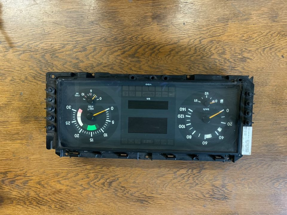 Mercedes Atego 1 Kombiinstrument Tacho A0014462921 - Armaturenbrett für LKW: das Bild 1 Mercedes Atego 1 Kombiinstrument Tacho A0014462921 - Armaturenbrett für LKW: das Bild 1