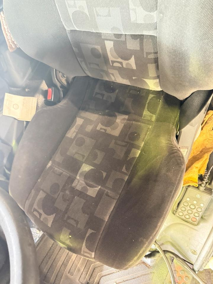 Mercedes Atego 3 Fahrersitz - Sitz für LKW: das Bild 2 Mercedes Atego 3 Fahrersitz - Sitz für LKW: das Bild 2