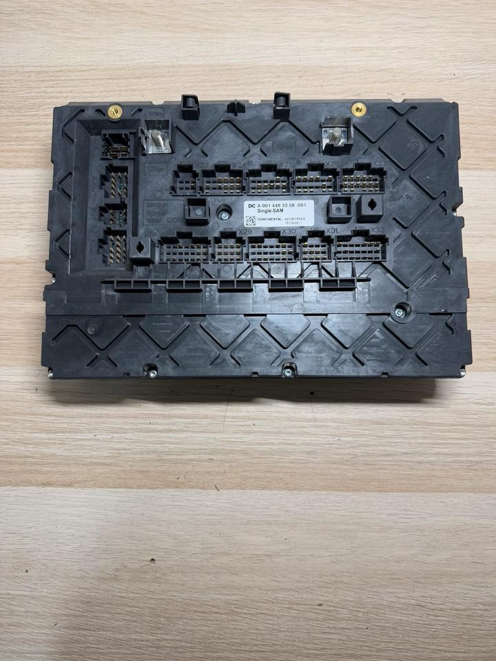 Mercedes Atego 4 EU6 Sicherungskasten A0014463358 - Sicherung: das Bild 3 Mercedes Atego 4 EU6 Sicherungskasten A0014463358 - Sicherung: das Bild 3
