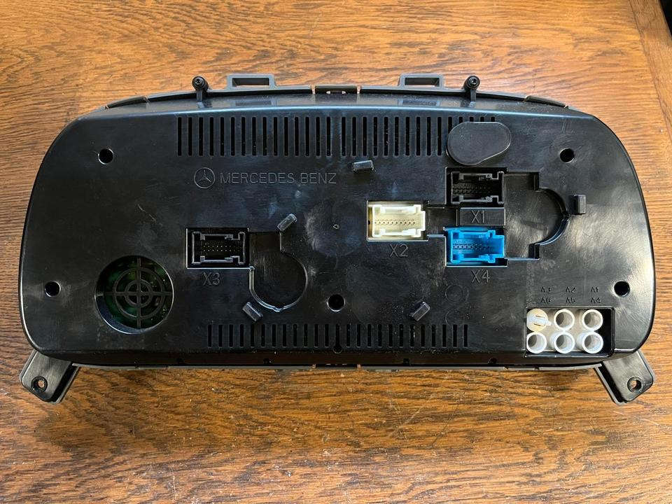 Mercedes Atego Kombiinstrument / Tacho A0034462221 - Armaturenbrett für LKW: das Bild 5 Mercedes Atego Kombiinstrument / Tacho A0034462221 - Armaturenbrett für LKW: das Bild 5