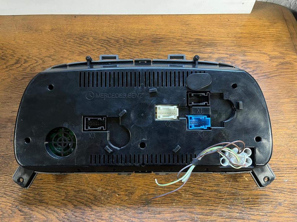 Mercedes Atego Kombiinstrument / Tacho A0044463421 - Armaturenbrett für LKW: das Bild 5 Mercedes Atego Kombiinstrument / Tacho A0044463421 - Armaturenbrett für LKW: das Bild 5