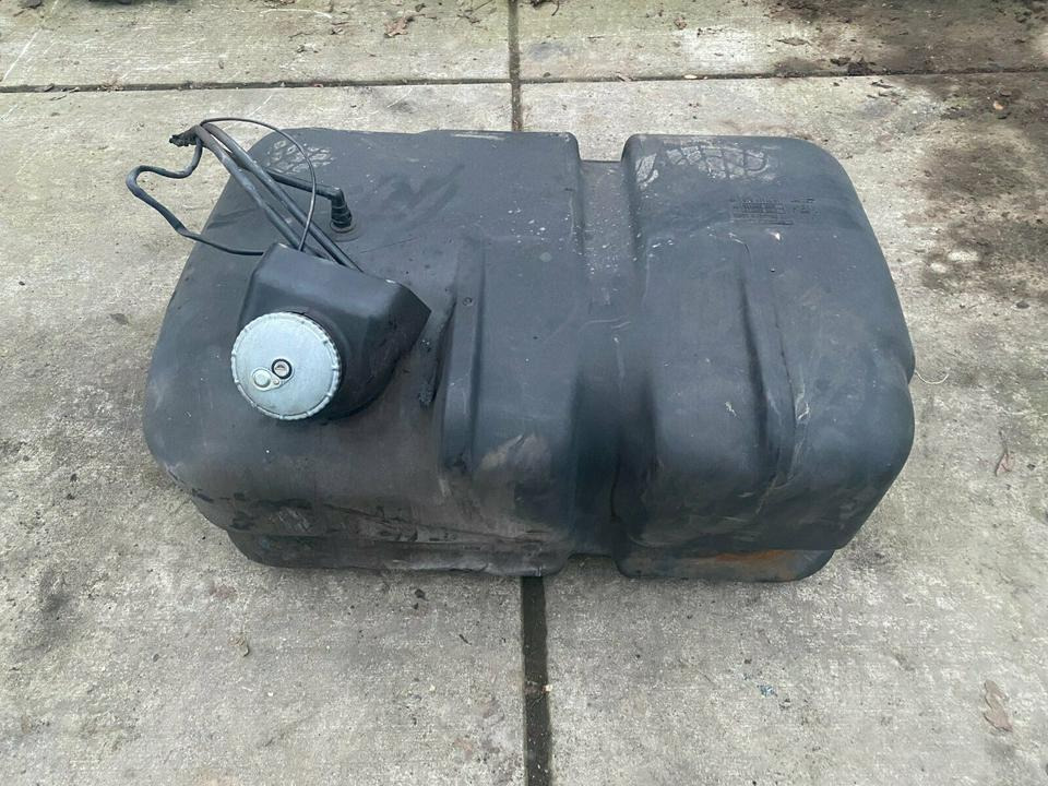 Mercedes Atego Tank Tankbehälter A 970470201, A 970471xx01 - Kraftstofftank für LKW: das Bild 1 Mercedes Atego Tank Tankbehälter A 970470201, A 970471xx01 - Kraftstofftank für LKW: das Bild 1
