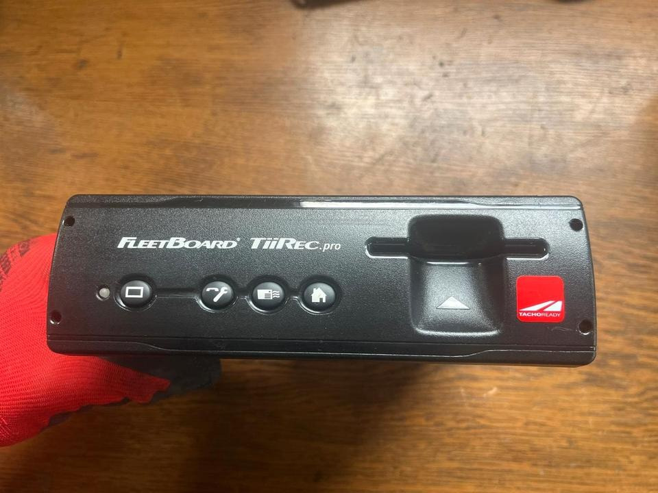 Mercedes-Benz Actros MP4 Tachograph FLEETBOARD A0004462360 - Tachograph für LKW: das Bild 1 Mercedes-Benz Actros MP4 Tachograph FLEETBOARD A0004462360 - Tachograph für LKW: das Bild 1