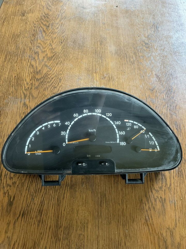 Mercedes Sprinter Kombiinstrument Tacho A0004466921 - Tachograph für LKW: das Bild 1 Mercedes Sprinter Kombiinstrument Tacho A0004466921 - Tachograph für LKW: das Bild 1