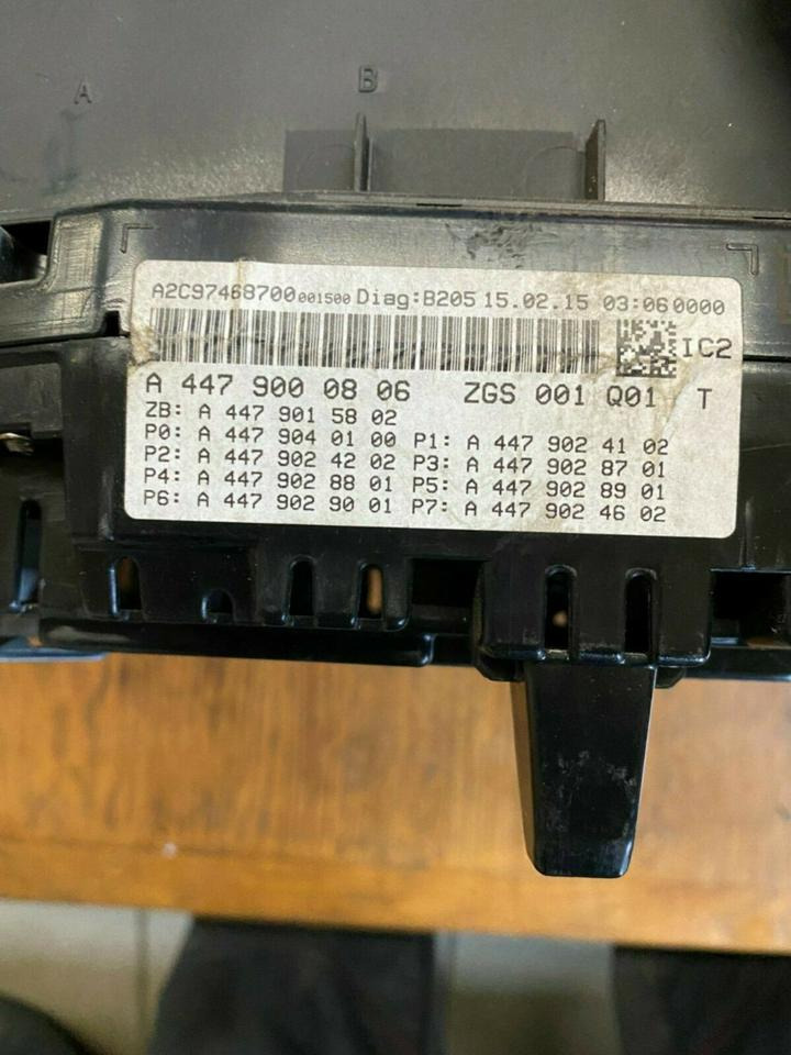 Mercedes Vito Kombiinstrument Tacho A4479000806 - Tachograph für LKW: das Bild 2 Mercedes Vito Kombiinstrument Tacho A4479000806 - Tachograph für LKW: das Bild 2