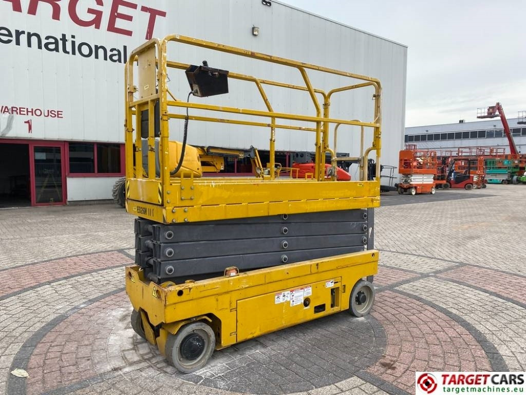 GMG 2632-ED Electric Scissor 2632ED Work Lift 983cm - Scherenbühne: das Bild 1 GMG 2632-ED Electric Scissor 2632ED Work Lift 983cm - Scherenbühne: das Bild 1