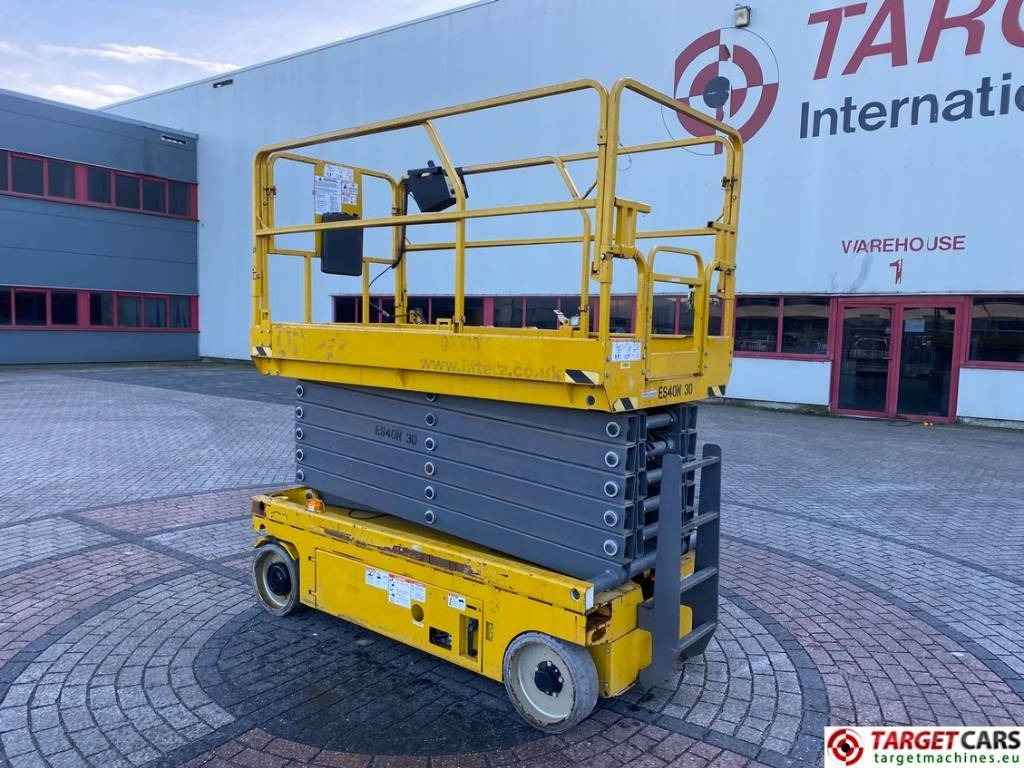 GMG 4046-ED Electric Scissor Work Lift 1404cm - Scherenbühne: das Bild 4 GMG 4046-ED Electric Scissor Work Lift 1404cm - Scherenbühne: das Bild 4