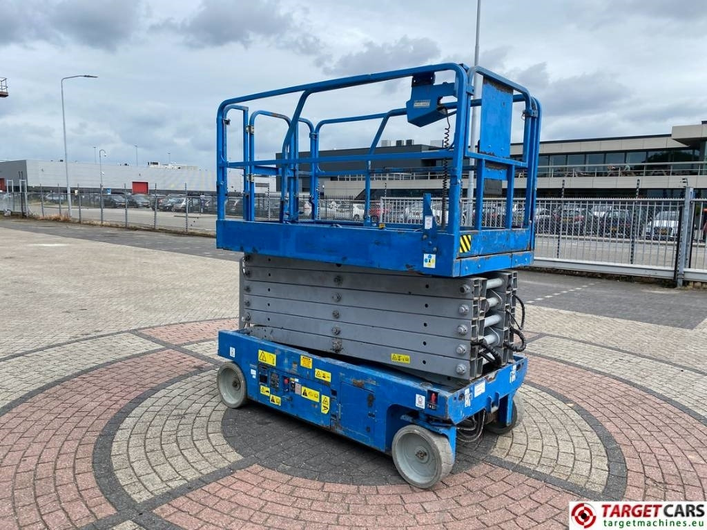 Genie GS-4047 Electric Scissor Work Lift 1389cm - Scherenbühne: das Bild 2 Genie GS-4047 Electric Scissor Work Lift 1389cm - Scherenbühne: das Bild 2
