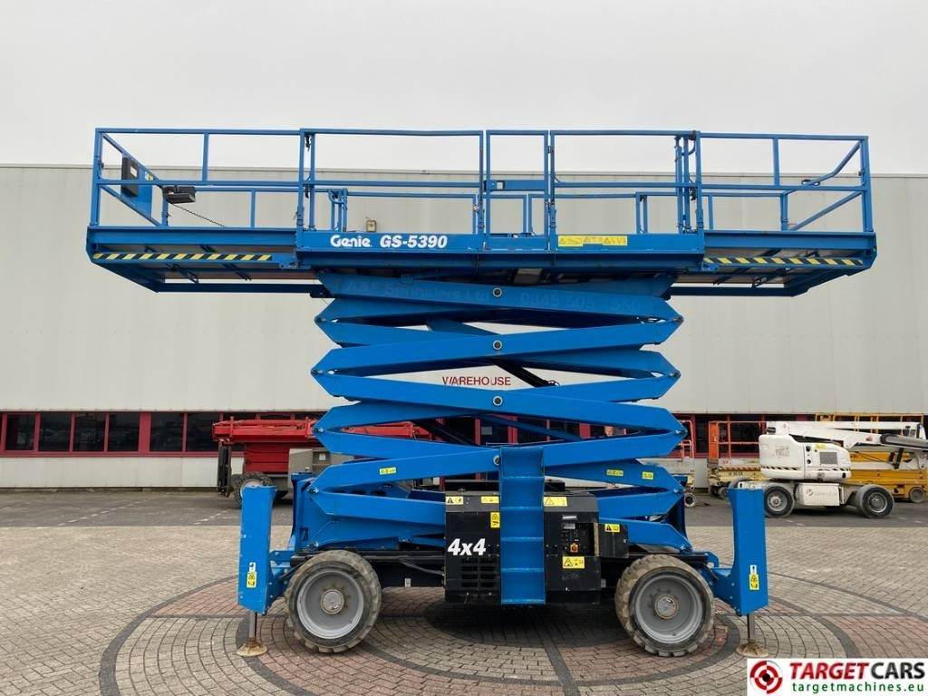 Genie GS-5390 RT LPG 4x4 Scissor Work Lift 1815cm - Scherenbühne: das Bild 5 Genie GS-5390 RT LPG 4x4 Scissor Work Lift 1815cm - Scherenbühne: das Bild 5