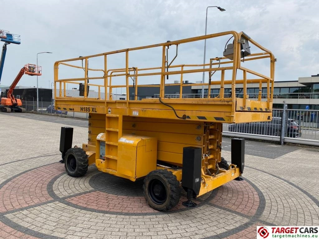 Haulotte H18SXL Diesel 4x4 Scissor Work Lift 1800cm - Scherenbühne: das Bild 2 Haulotte H18SXL Diesel 4x4 Scissor Work Lift 1800cm - Scherenbühne: das Bild 2