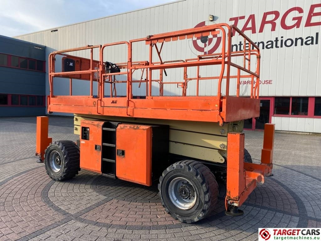 JLG 330LRT Diesel 4x4 Scissor Work Lift 1200cm - Scherenbühne: das Bild 4 JLG 330LRT Diesel 4x4 Scissor Work Lift 1200cm - Scherenbühne: das Bild 4
