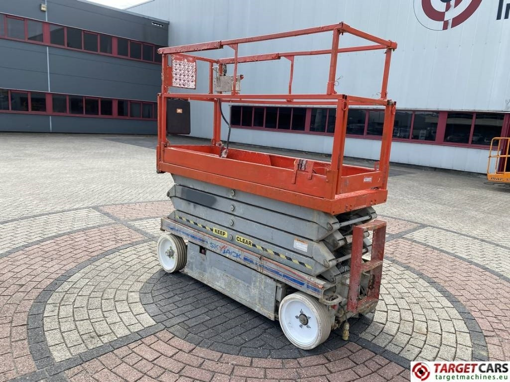 SkyJack SJIII-3226 Electric 3226 Scissor Work Lift 990cm - Scherenbühne: das Bild 4 SkyJack SJIII-3226 Electric 3226 Scissor Work Lift 990cm - Scherenbühne: das Bild 4