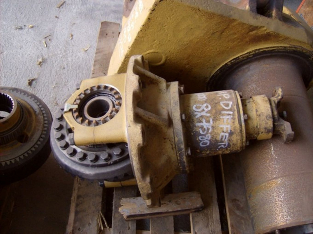Caterpillar D300D DIFFERENZIALE CON COPPIA CONICA - Differenzial Getriebe für Baumaschine: das Bild 1 Caterpillar D300D DIFFERENZIALE CON COPPIA CONICA - Differenzial Getriebe für Baumaschine: das Bild 1