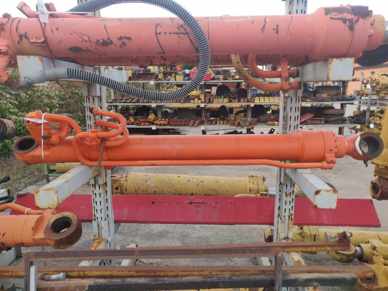 HITACHI ZX240 BAS Cilindro di salita destro con valvola anticaduta - Ventil für Baumaschine: das Bild 1 HITACHI ZX240 BAS Cilindro di salita destro con valvola anticaduta - Ventil für Baumaschine: das Bild 1