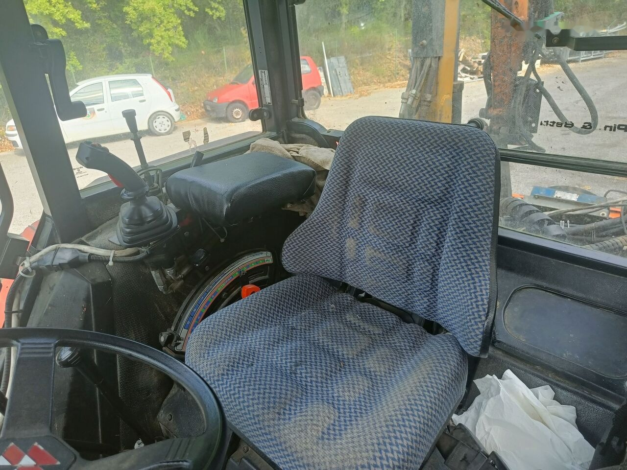 Traktor Massey Ferguson 383: das Bild 7