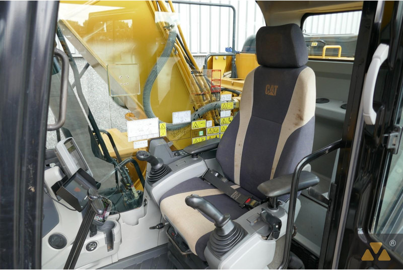 Kettenbagger Caterpillar 320FL: das Bild 7