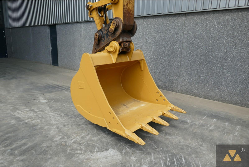 Kettenbagger Caterpillar 320FL: das Bild 6