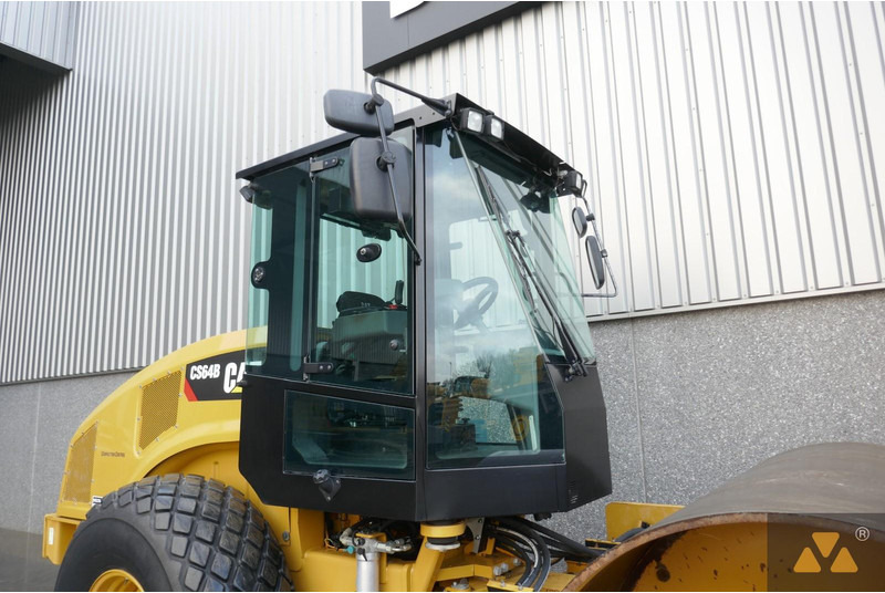 Walzen Caterpillar CS64B: das Bild 9