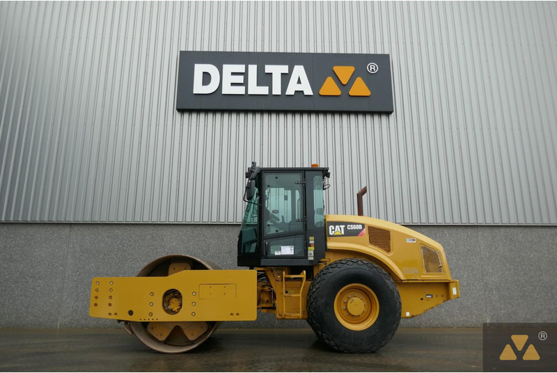 Caterpillar CS68B - Walzen: das Bild 1 Caterpillar CS68B - Walzen: das Bild 1
