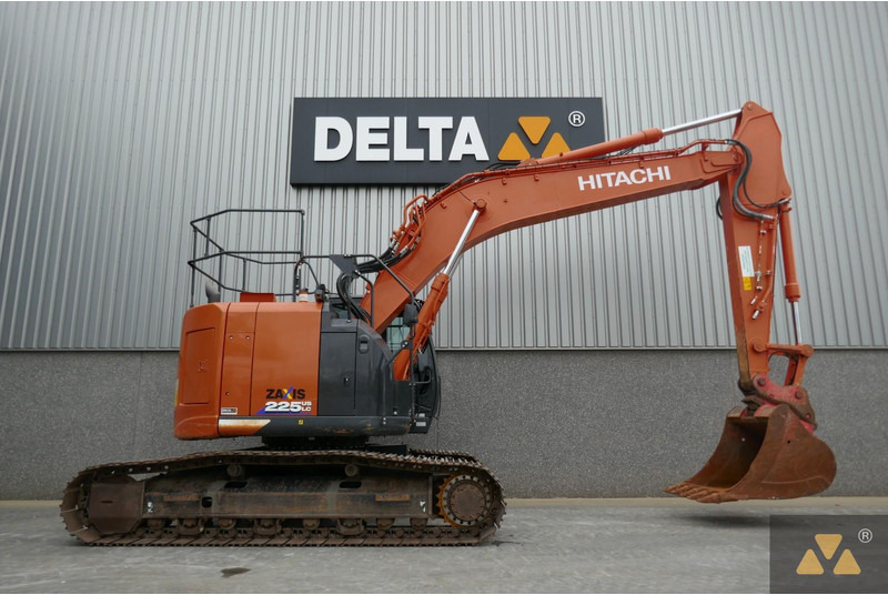 Hitachi ZX225USLC-6 - Kettenbagger: das Bild 2 Hitachi ZX225USLC-6 - Kettenbagger: das Bild 2