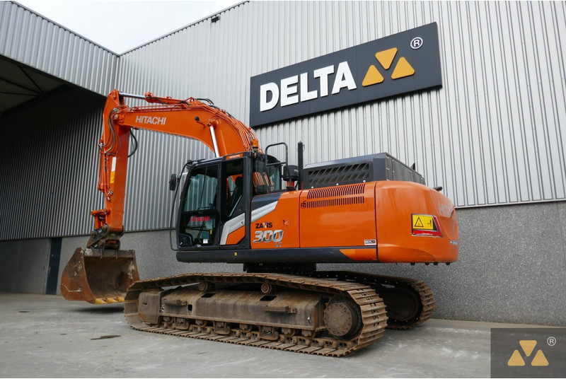 Hitachi ZX300LC-7 - Kettenbagger: das Bild 4 Hitachi ZX300LC-7 - Kettenbagger: das Bild 4