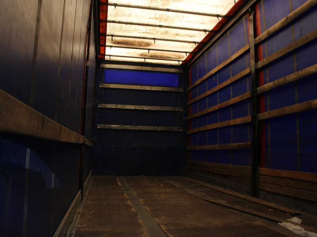 Swan CHT101 - Planenanhänger: das Bild 4 Swan CHT101 - Planenanhänger: das Bild 4