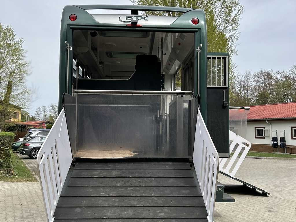 Volvo STX FL, 6 PEOPLE, 5 HORSES, CAMERA, 2X TAIL LIFT - Pferdetransporter: das Bild 4 Volvo STX FL, 6 PEOPLE, 5 HORSES, CAMERA, 2X TAIL LIFT - Pferdetransporter: das Bild 4