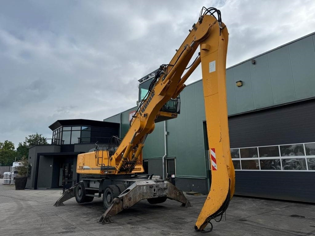 Umschlagbagger Liebherr A 924 C: das Bild 6