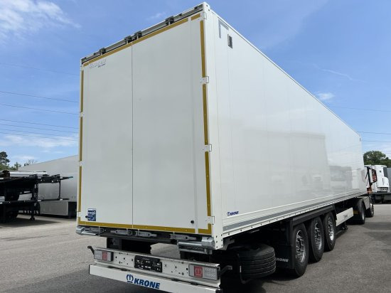 Krone SDK27 Dryliner Koffer Auflieger, Zurschienen ,5 Stück verfügbar - Koffer Auflieger: das Bild 4 Krone SDK27 Dryliner Koffer Auflieger, Zurschienen ,5 Stück verfügbar - Koffer Auflieger: das Bild 4