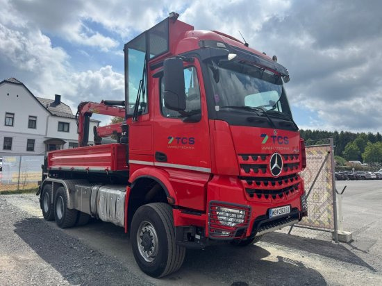 Mercedes-Benz AROCS 3552 963-2F Epsilon M100L86 Kran ? Leistungsstarker Holzladekran mit hoher Reichweite - Autokran: das Bild 2 Mercedes-Benz AROCS 3552 963-2F Epsilon M100L86 Kran ? Leistungsstarker Holzladekran mit hoher Reichweite - Autokran: das Bild 2