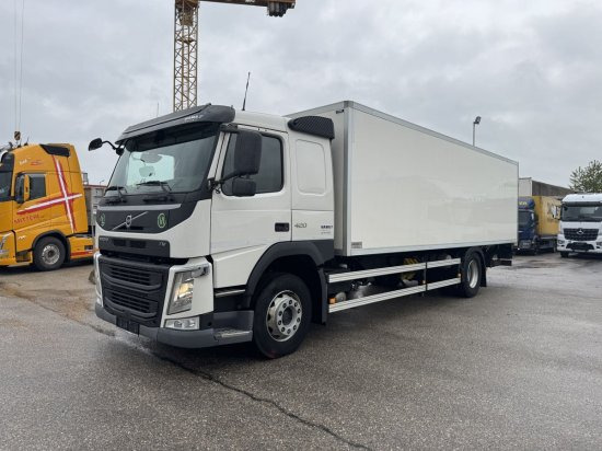 Volvo FM 420, Schlafkabine Koffer mit Ladebordwand - Koffer LKW: das Bild 1 Volvo FM 420, Schlafkabine Koffer mit Ladebordwand - Koffer LKW: das Bild 1