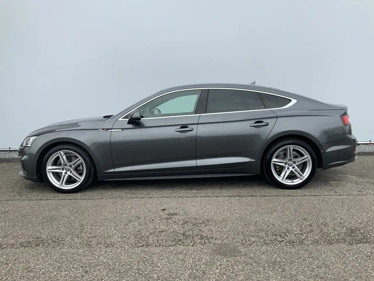 Audi A5 Sportback 2.0 TFSI g-tron Sport 2 x S-line edition - Schrägheck: das Bild 3 Audi A5 Sportback 2.0 TFSI g-tron Sport 2 x S-line edition - Schrägheck: das Bild 3