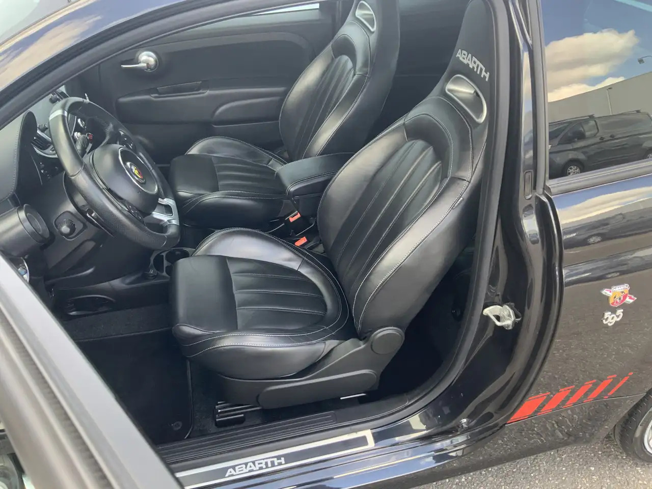 Fiat 500C Abarth 1.4 T-Jet 595 Automaat Euro 6 - Cabrio: das Bild 5 Fiat 500C Abarth 1.4 T-Jet 595 Automaat Euro 6 - Cabrio: das Bild 5