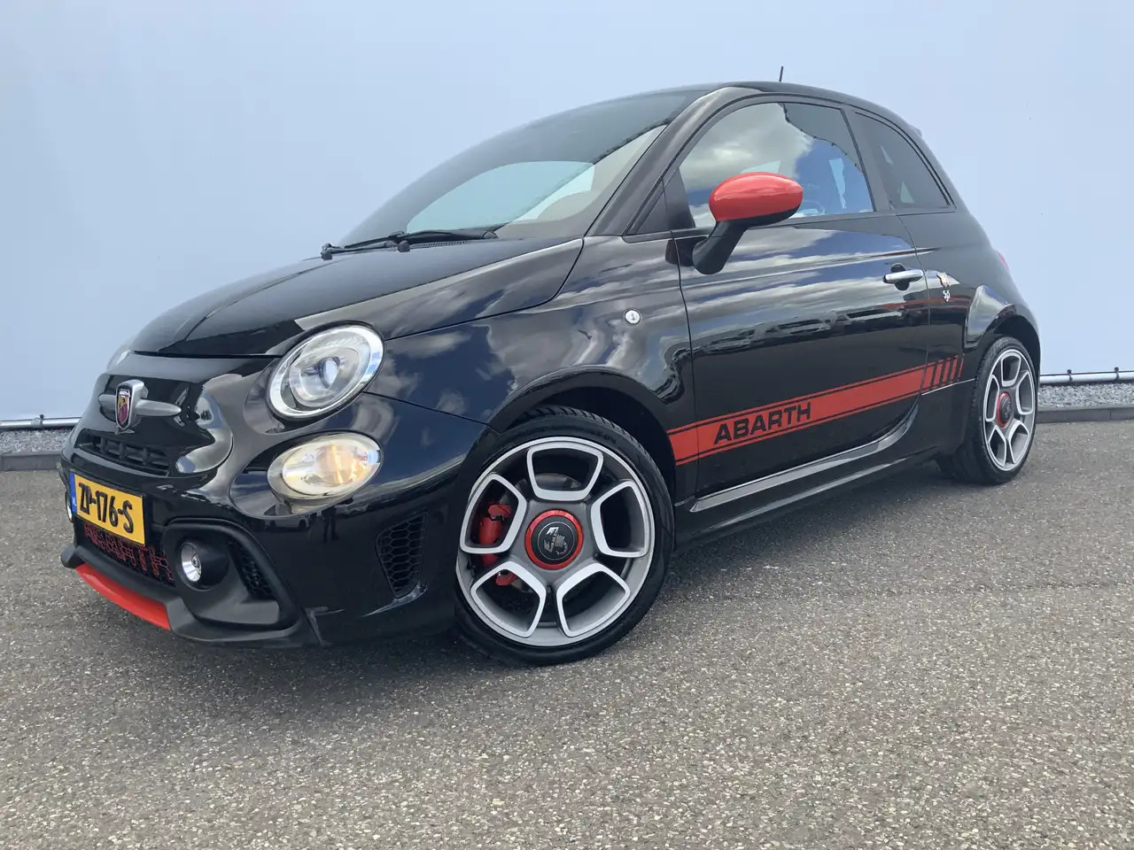 Fiat 500C Abarth 1.4 T-Jet 595 Automaat Euro 6 - Cabrio: das Bild 1 Fiat 500C Abarth 1.4 T-Jet 595 Automaat Euro 6 - Cabrio: das Bild 1
