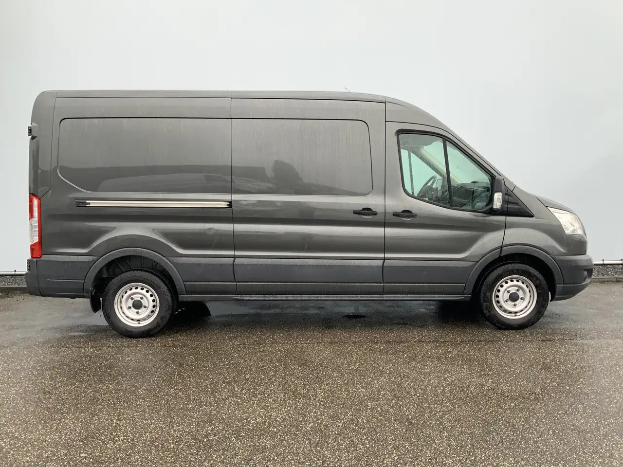 Ford Transit 330 2.2 TDCI L3H3 Ambiente Airco 3 Zits Euro 5 - Kastenwagen: das Bild 3 Ford Transit 330 2.2 TDCI L3H3 Ambiente Airco 3 Zits Euro 5 - Kastenwagen: das Bild 3