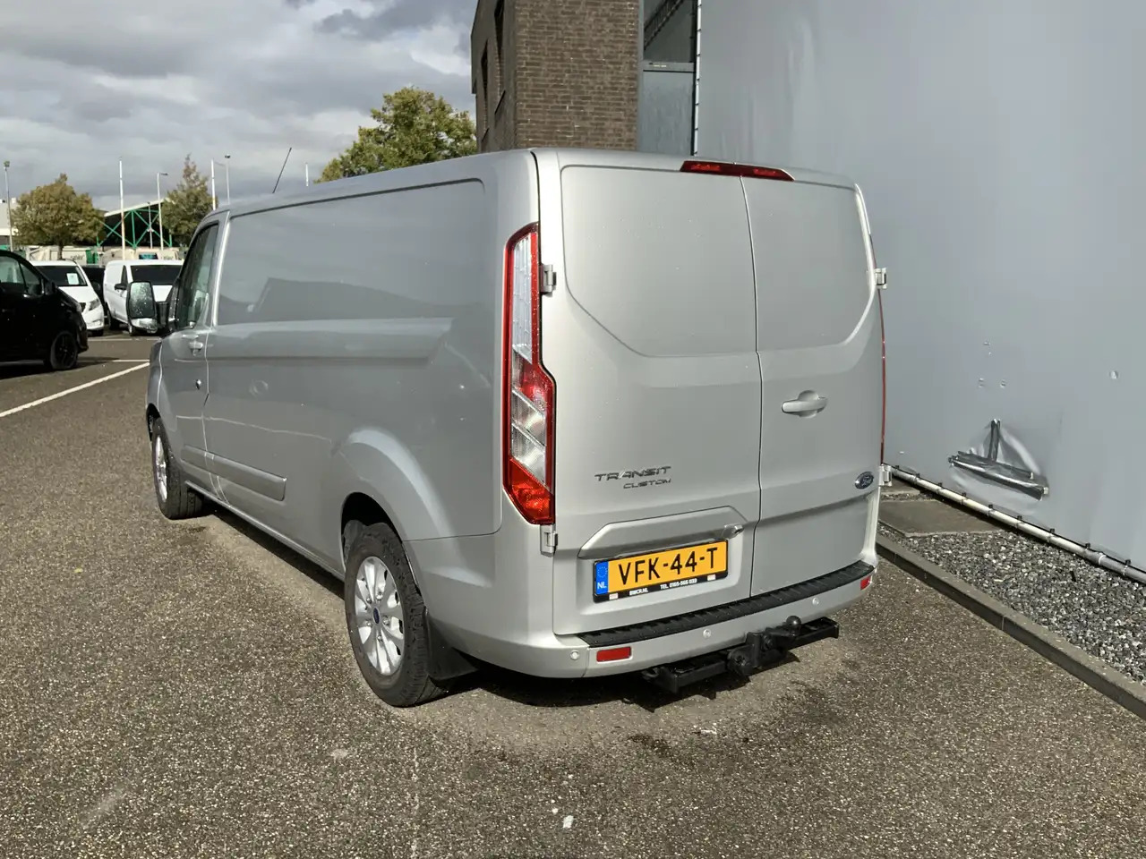 Ford Transit Custom 300 2.0 TDCI (MOTOR DEFECT!!) L2H2 Airco Navi 3 Zi - Kastenwagen: das Bild 4 Ford Transit Custom 300 2.0 TDCI (MOTOR DEFECT!!) L2H2 Airco Navi 3 Zi - Kastenwagen: das Bild 4