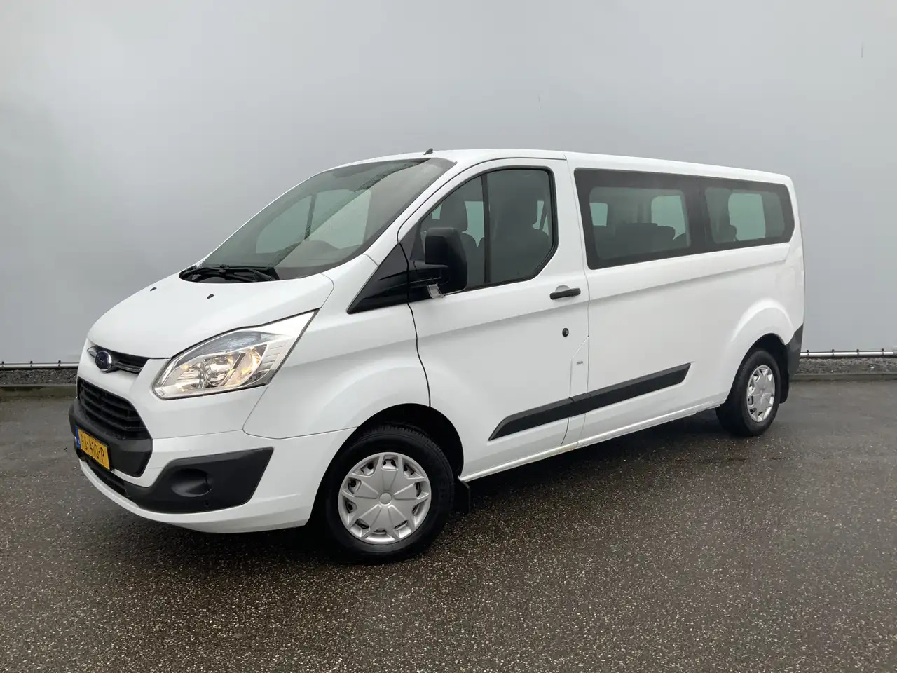 Ford Transit Custom TURBOPROBLEEM 300 2.2 TDCI L2H1 - Personentransporter: das Bild 1 Ford Transit Custom TURBOPROBLEEM 300 2.2 TDCI L2H1 - Personentransporter: das Bild 1