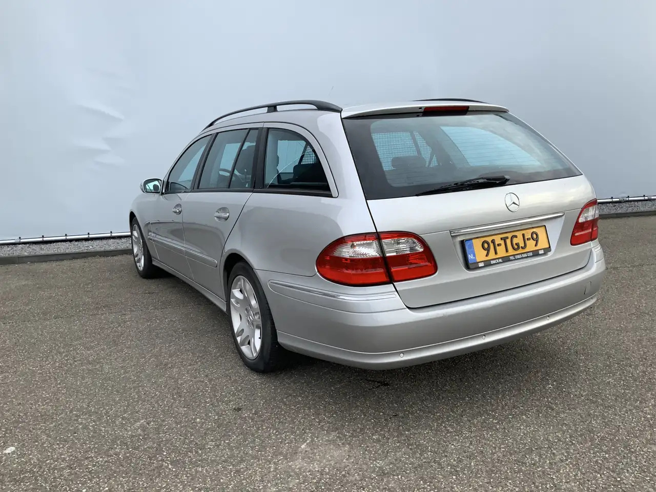 Mercedes-Benz E 500 Combi V8 Elegance 4-Matic airmatic,full option - PKW: das Bild 2 Mercedes-Benz E 500 Combi V8 Elegance 4-Matic airmatic,full option - PKW: das Bild 2