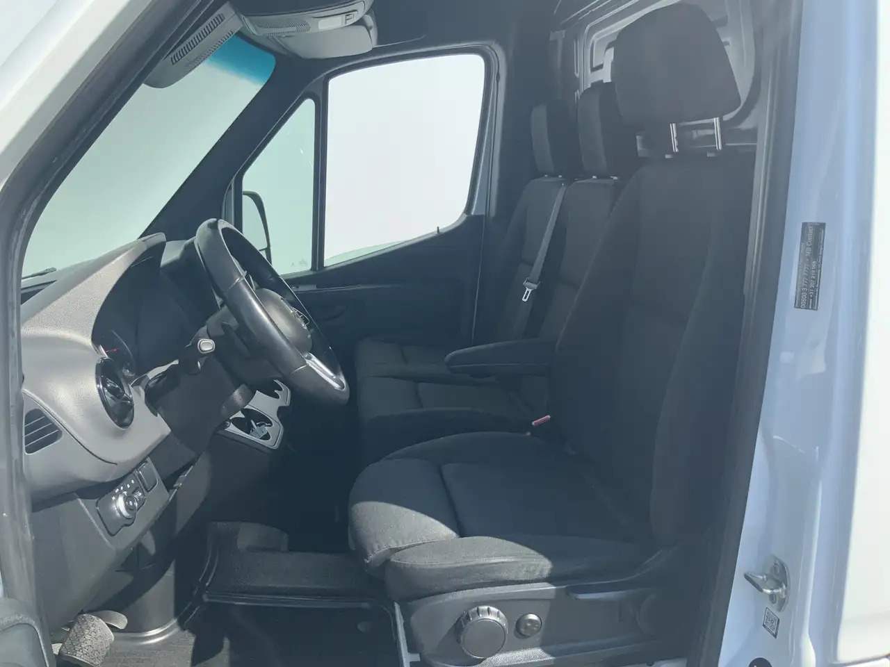 Mercedes-Benz Sprinter 316 2.2 CDI L2H2 DC Automaat Cruise Airco 3 Zits W - Kastenwagen: das Bild 4 Mercedes-Benz Sprinter 316 2.2 CDI L2H2 DC Automaat Cruise Airco 3 Zits W - Kastenwagen: das Bild 4