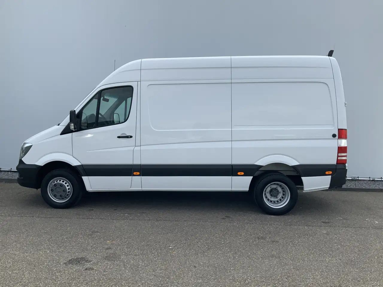 Mercedes-Benz Sprinter 516 2.2 CDI 366 L2H2 Camera Trekhaak 3500 kg Dub L - Kastenwagen: das Bild 3 Mercedes-Benz Sprinter 516 2.2 CDI 366 L2H2 Camera Trekhaak 3500 kg Dub L - Kastenwagen: das Bild 3